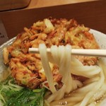 ふたば製麺 - うどんは丸亀製麺のような感じです。