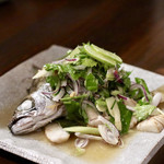 酒とタイ料理 ピッサヌローク - 黒ムツのタイレモン蒸し（ヌンマナオ）