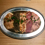 永秀 - 腸(超)肉皿。
      旨し。