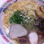 花山 - 化学調味料なしのラーメン