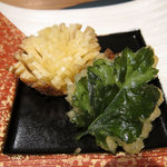 懐石カフェ 蛙吉 - 11年9月　菊花揚げ鶏味噌添え