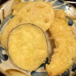 天ぷらはれんこん@100円と栗かぼちゃ@120円にしました。さつまいもはサービス