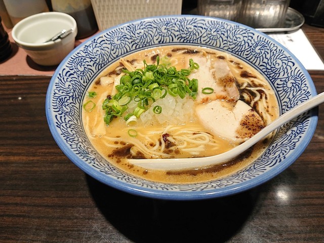 鶏白湯ラーメン 麺匠 黒春晴>