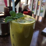 大衆食堂シックダール - ミントマンゴーラッシー