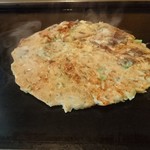 中村座 - お好み焼き片面焼き上がり～
