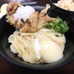 がいな製麺所 - 温泉たまごのとり天おろし釜たま（650円）