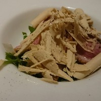 Lien - 前菜２：フランス産鴨の燻製とフォワグラの削り節　クレソンのサラダ仕立て