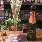 jouir - ガンチア プロセッコ 700円(税別)