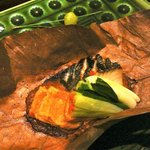日本料理 晴山 - 【鰆の朴葉焼き】中身★2011/10