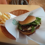 モスバーガー - とびきりハンバーグサンド きのこ&チーズとフレンチフライポテト