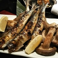 海鮮原始焼 ろば炭魚 赤羽本店 - 迫力ある焼魚３種。