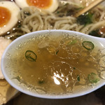 旨味出汁ソバ、味玉