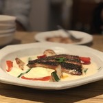 メジナ（京都府産）のポワレ；ヴァンブラン（白ワイン）ソース 980円。