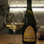 白ワイン；ブルゴーニュ アリゴテ／メゾン アン ベル リー2016（フランス ブルゴーニュ）1,250円。