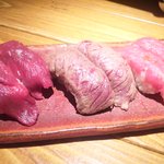 バル肉寿司 - 2011.9.  赤身（馬）、ハラミ（牛）、中落ち（馬）