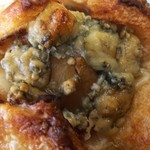 メゾン ムラタ - じゃがいもが丸々入って、ﾌﾞﾙｰﾁｰｽﾞとの相性最高