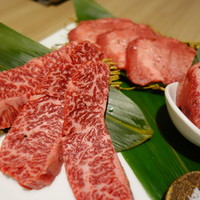 近江うし 焼肉 にくTATSU 青山本店 - 