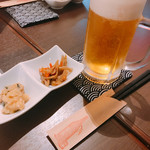Shouchuu Izakaya Kaminari Sakaba - まずはビール