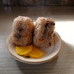 Nagatani No Sato - かしわ飯（おにぎり2個・200円）