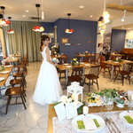 キッチンミルポワ - ウェディングパーティー

レイアウト自由。高砂の位置もお好きな場所可能
１００インチスクリーン、プロジェクター、ワイヤレスマイク完備