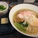 麺バルHACHIKIN - 拉麺とカレー、鶏餃子