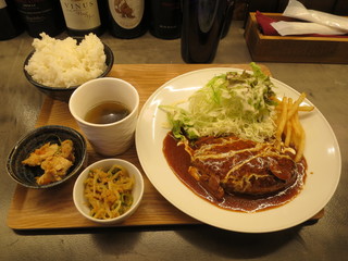 budouedatakiyakikushiyakiandowaimburanchi - 手ごねハンバーグランチ