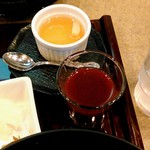 新潟かつ一 - 梨ゼリー、ぶどうジュース