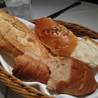 ウルフギャング・ステーキハウス 丸の内店 - パン