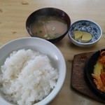 Aji Kurabu Hiro - スパゲッティセット（ごはん大盛り、味噌汁、沢庵）