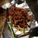 Hiroshima Fuu Okonomiyaki Yuuka - あごすじとにんにくの芽炒め