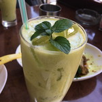 大衆食堂シックダール - ミントマンゴーラッシー