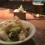 深夜酒場 とさか - 酸辣白菜 390円。