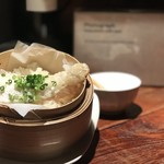 鮭ハラスのこうじ漬けせいろ飯 480円。