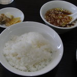 ご飯、スープ、お新香、ザーサイ（ライスセット？ランチセット？）