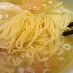 塩ラーメン白湯（麺はこんな感じ）