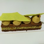 Karamel Paris - ALLピスタチオで作られた濃厚でコク深い味わい、Oro Verde6.9ユーロ