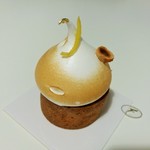 Karamel Paris - レモンとヘーゼルナッツの個性的な組み合わせ、Tarte Citron Noisette6.2ユーロ