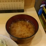 丸一 - 豚汁も生姜が効いていてグッド