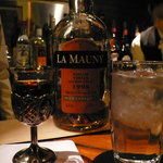 バー オープンドア B2 - ラムフェスタ以降、アグリコールラムにはまっている。ラマニー蒸留所のをストレートで