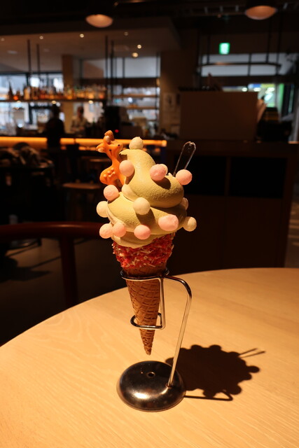 カフェ エトランジェ・ナラッド>