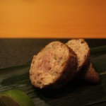 日本料理 たかむら - 朝締め比内地鶏の首皮包み焼き