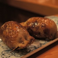 日本料理 たかむら - 朝締め比内地鶏の首皮包み焼き