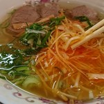 カンカンサッポロラーメン - ネギです。決して人参ではありませんww