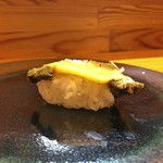 すし兆 - 鮑（握り）