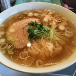 手打ちラーメン 谷家 - 「醬油ラーメン」（690円）