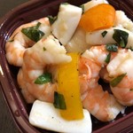 プティ コション - 海鮮山盛りのマリネはエビが8匹入っていました