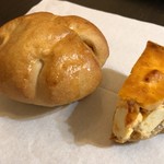 プティ コション - くるみのパン、まじ美味い。キッシュもふわふわ。