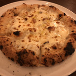 Trattoria e pizzeria FICO - クワトロフォルマッジ