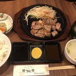 ステーキハウス磐梯 - ランチステーキ定食120g 1000円 +50g 400円