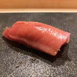 はっこく - やま幸の中とろ。適度な脂身で脂の甘みと赤身の旨味のバランスが最高